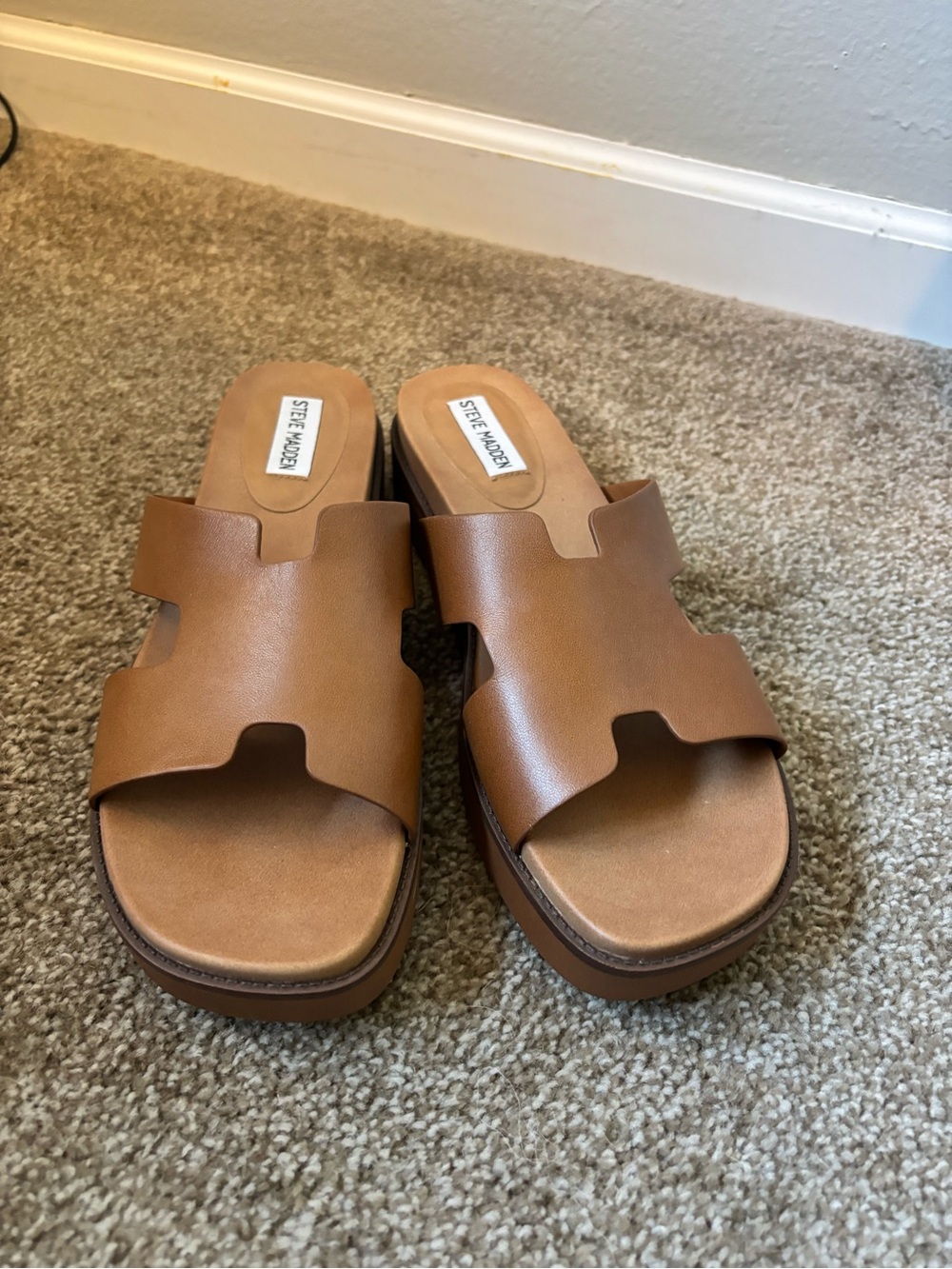 Steve Madden Cognac Brown Slide Mules - Picture 2 of 3